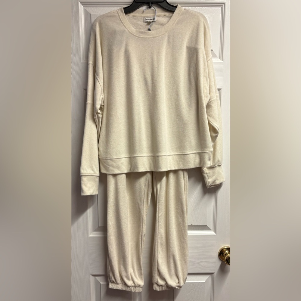 BearPaw Cozy Loungewear Crewneck W/ Joggers 2 Piece Set Size Large